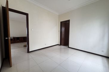 Bukit Suria Garden Village