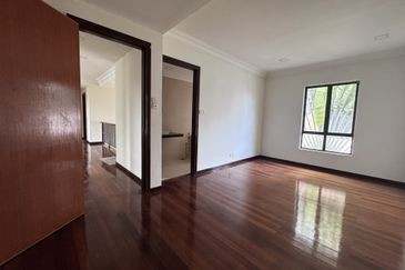 Bukit Suria Garden Village