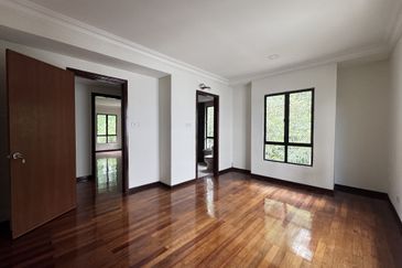 Bukit Suria Garden Village