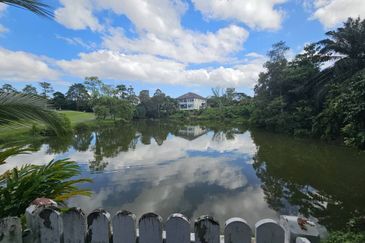 Impian Golf & Country Club