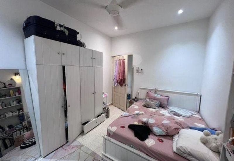 SL7, Bandar Sungai Long