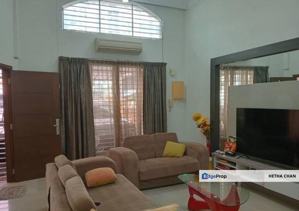 Taman Bukit Serdang 2.5 Storey Terrace House House For Sale , Selangor, Seri Kembangan