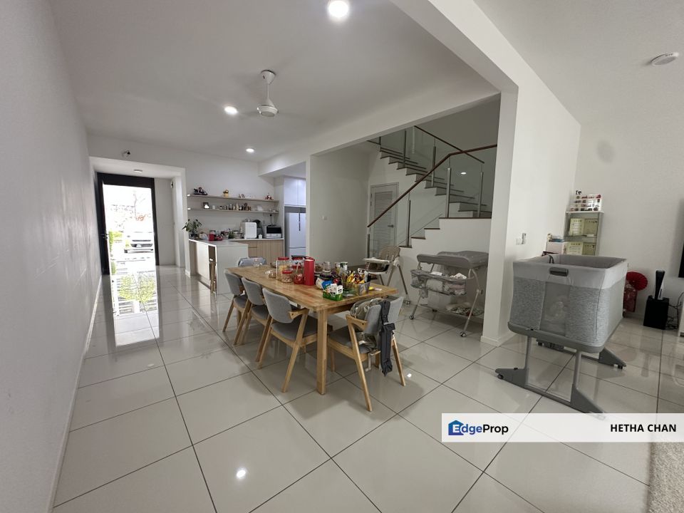 Emerald Hills Two Storey Superlink For Sale Renovated, Kuala Lumpur, Cheras