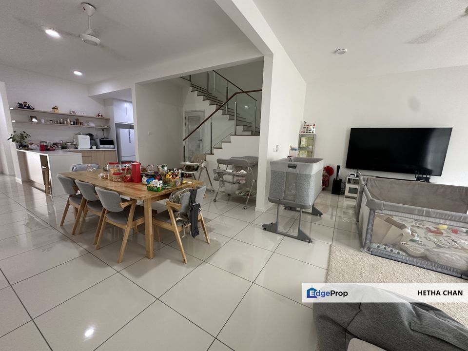 Emerald Hills Two Storey Superlink For Sale Renovated, Kuala Lumpur, Cheras