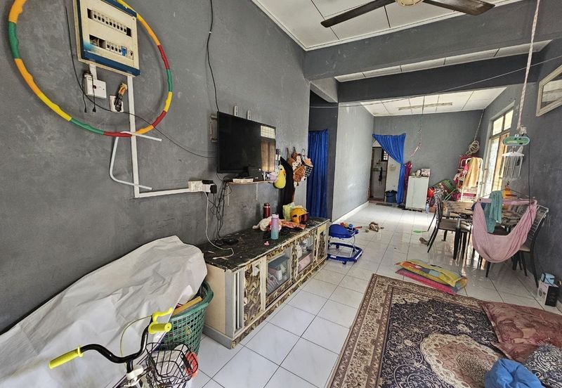 Jalan Kancil-Taman scientex pasir gudang-Single storey corner lot 