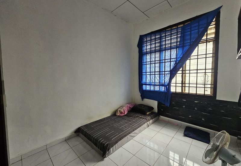 Jalan Kancil-Taman scientex pasir gudang-Single storey corner lot 