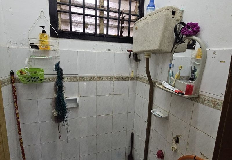 Jalan Kancil-Taman scientex pasir gudang-Single storey corner lot 