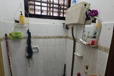 Jalan Kancil-Taman scientex pasir gudang-Single storey corner lot 