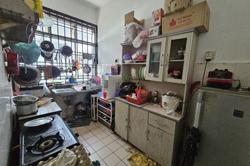 Jalan Kancil-Taman scientex pasir gudang-Single storey corner lot 