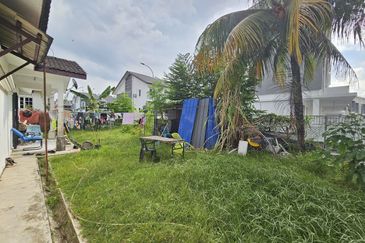 Jalan Kancil-Taman scientex pasir gudang-Single storey corner lot 