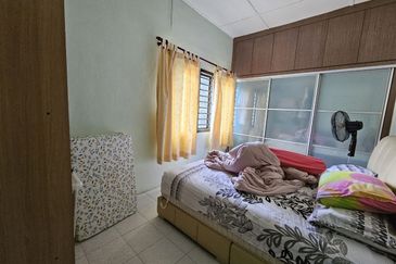 Jalan Bukit Kempas @ Taman Bukit Kempas  Double Storey Terrace House Corner 