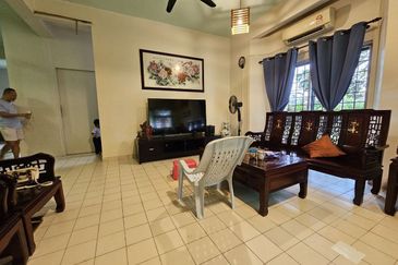 Jalan Bukit Kempas @ Taman Bukit Kempas  Double Storey Terrace House Corner 