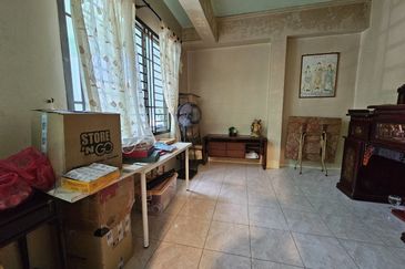 Jalan Bukit Kempas @ Taman Bukit Kempas  Double Storey Terrace House Corner 