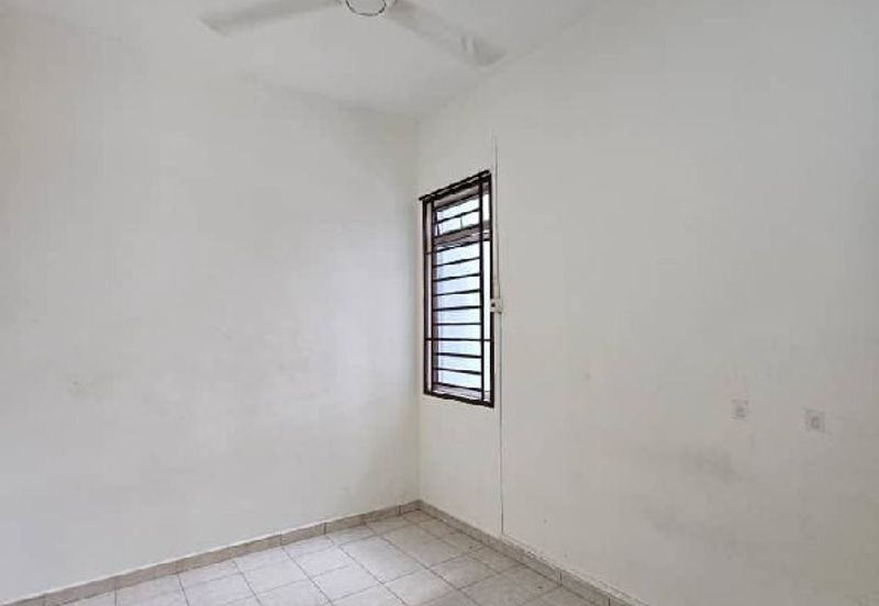 Corner Desa Terbau Terrace House for rent