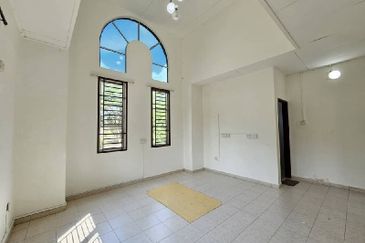 Corner Desa Terbau Terrace House for rent