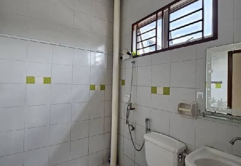 Corner Desa Terbau Terrace House for rent