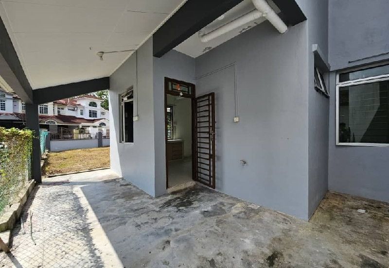 Corner Desa Terbau Terrace House for rent