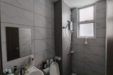 SKS Habitat Apartment, Larkin