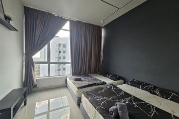 Dedaun Hijau (Greenfield Regency)