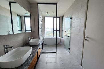 Residensi Solaris Parq