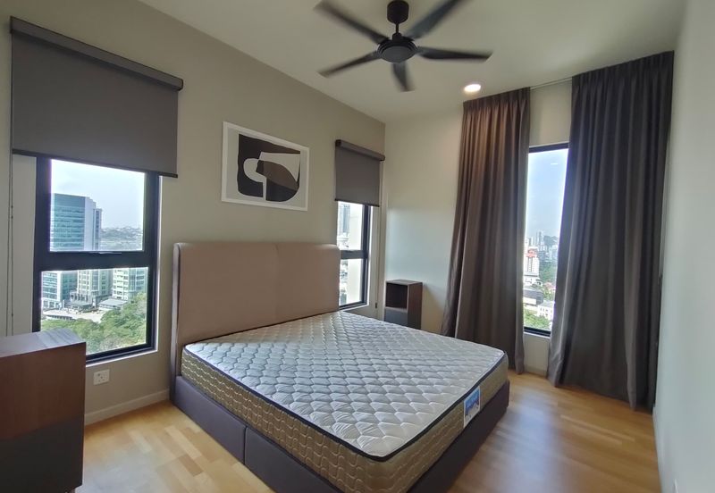 Residensi Solaris Parq