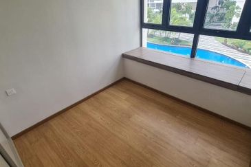 Baypoint @ Country Garden Danga Bay