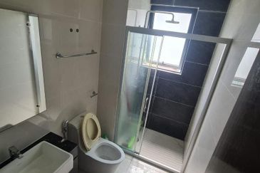 Baypoint @ Country Garden Danga Bay