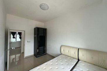 Meridin Bayvue Apartment