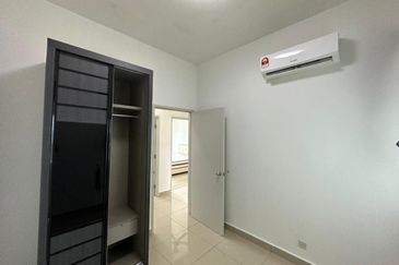 Meridin Bayvue Apartment