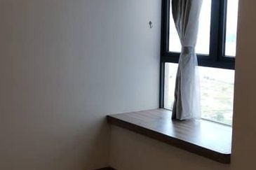 Baypoint @ Country Garden Danga Bay