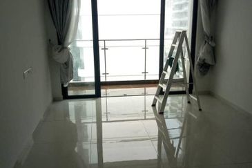 Baypoint @ Country Garden Danga Bay