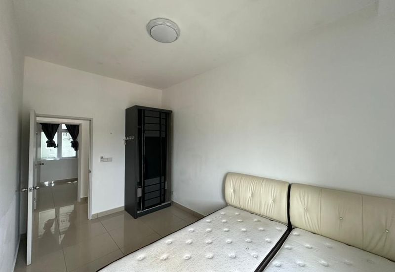 Meridin Bayvue Apartment