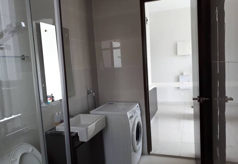 Baypoint @ Country Garden Danga Bay