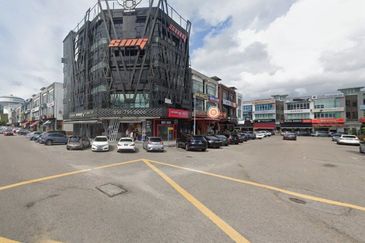 Taman Mount Austin Commercial