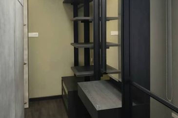 Aloha Tower Condominium