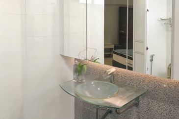 Aloha Tower Condominium