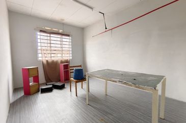 Taman Tanjung Puteri Resort