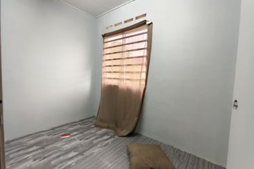 Taman Tanjung Puteri Resort