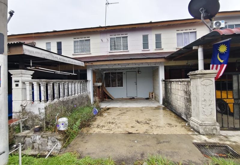 Taman Tanjung Puteri Resort