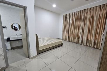 D'Summit Residences @ Kempas Utama