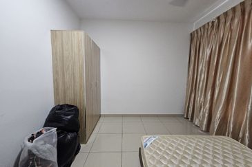 D'Summit Residences @ Kempas Utama