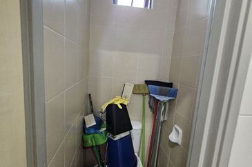 D'Summit Residences @ Kempas Utama