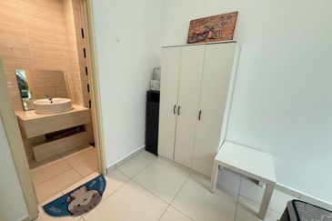 D'Summit Residences @ Kempas Utama