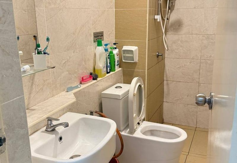 D'Summit Residences @ Kempas Utama