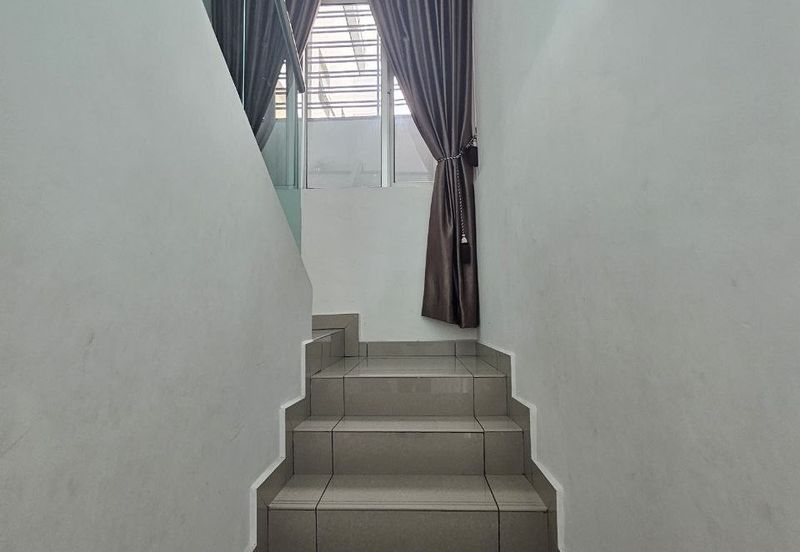 Dedaun Hijau (Greenfield Regency)