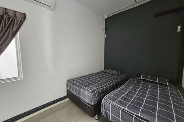 Dedaun Hijau (Greenfield Regency)