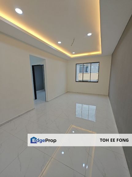 Pelangi Indah Low Cost Flat Renovated Unit For Sale, Johor, Ulu Tiram