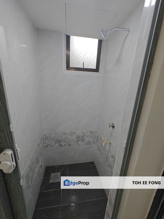 Pelangi Indah Low Cost Flat Renovated Unit For Sale, Johor, Ulu Tiram