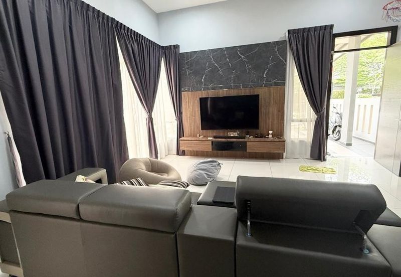 The Canal Garden South, Horizon Hills