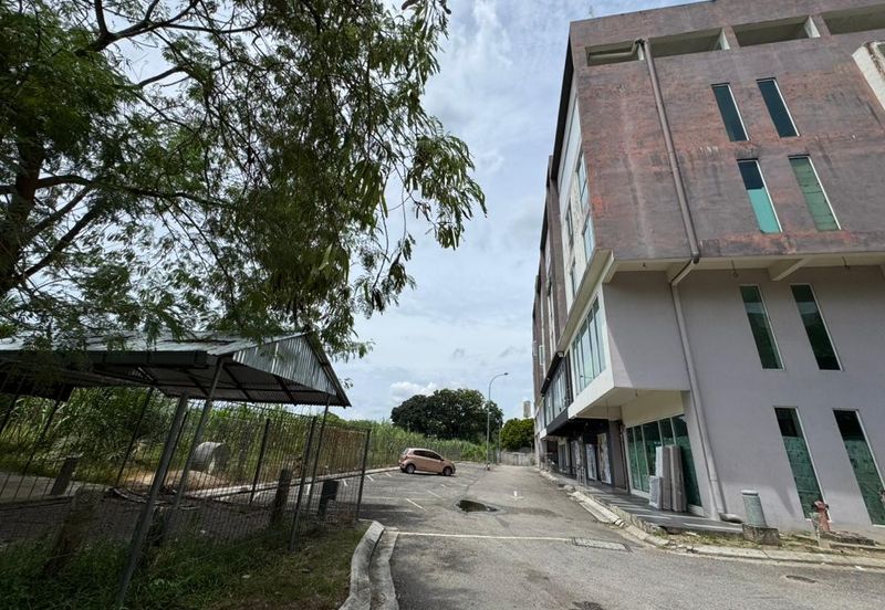 Pusat Perdagangan Danga Utama